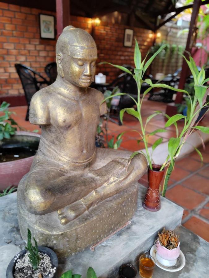 Soben Cafe Guesthouse & Restaurant Siem Reap Bagian luar foto