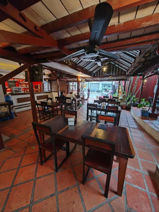 Soben Cafe Guesthouse & Restaurant Siem Reap Bagian luar foto