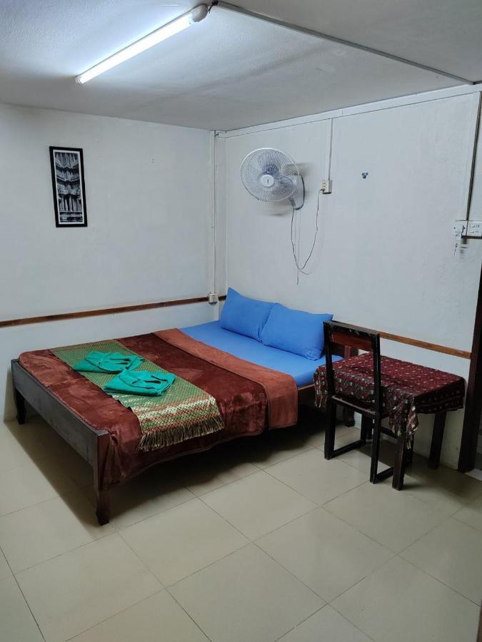 Soben Cafe Guesthouse & Restaurant Siem Reap Bagian luar foto